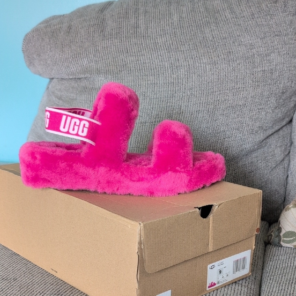 UGG Pink Fluffy Sandals